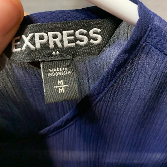 Express Ruffle Top - Picture 3 of 4